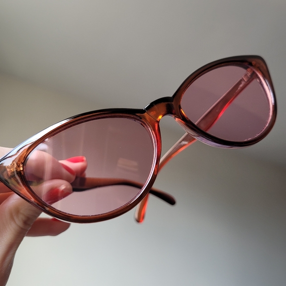 Red cat eye sunglasses - Picture 2 of 5